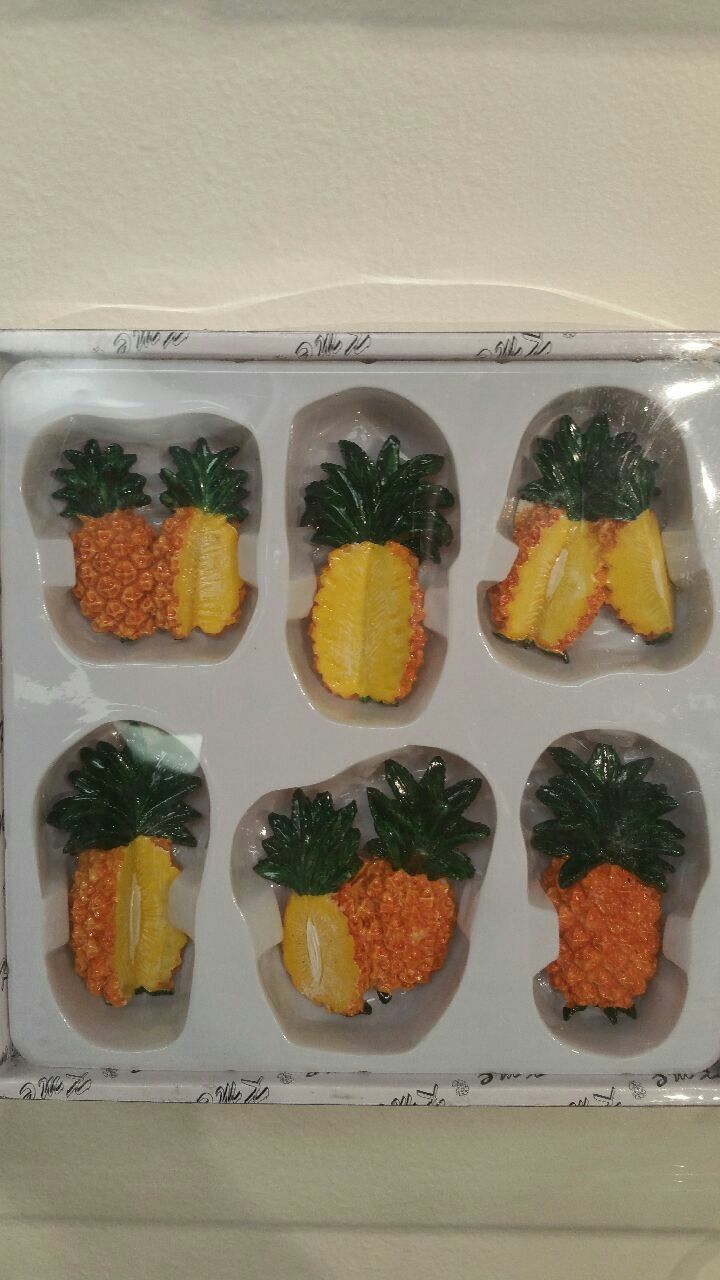 Refrigerator / Fridge Magnet set ( NEW ) pineapple