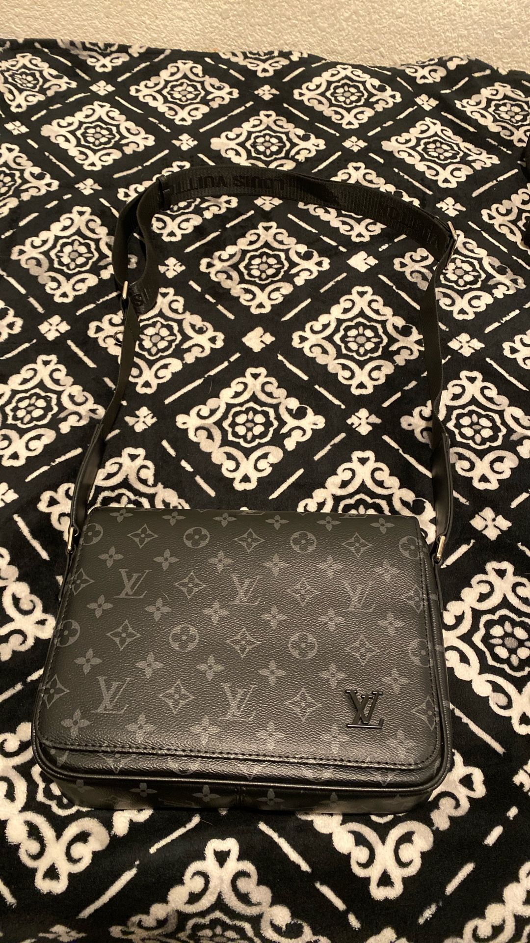 Loui Vuitton 