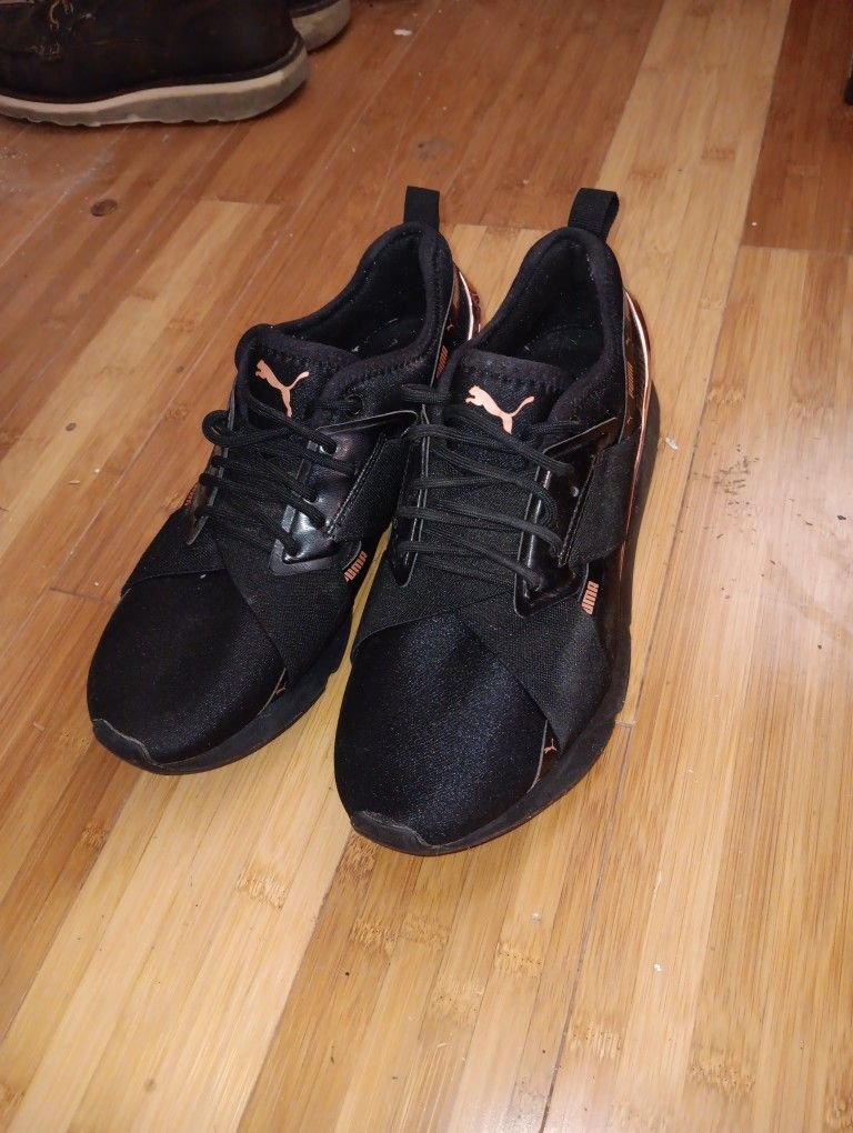 Pumas Women's 9