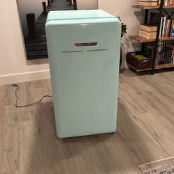 Refrigerator 3ft Tall