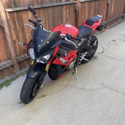 BMW s1000r