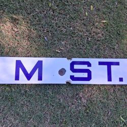 ANTIQUE PORCELAIN BAKERSFIELD STREET SIGN  "M" ST.....ASKING $50.00