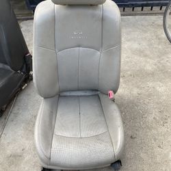 Infinti Seats