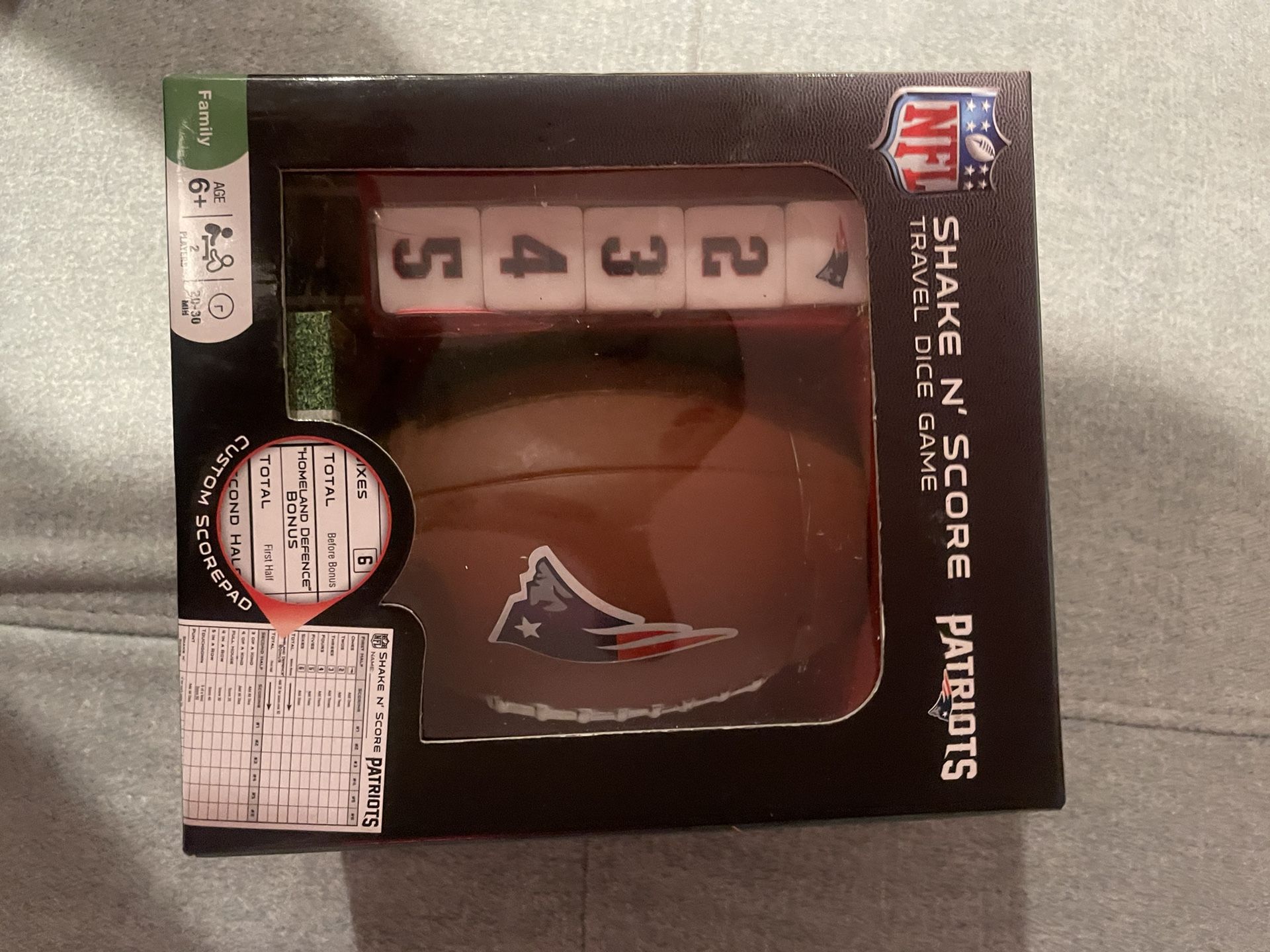 *Brand New* MasterPieces NFL New England Patriots Shake N' Score Dice Game.