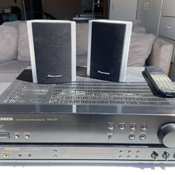 Pioneer Stereo Receiver With Speakers