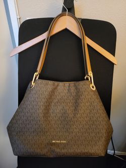 Michael Kors Bag ( Gently Used )
