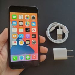 iPhone 7 - UNLOCKED - Like New  