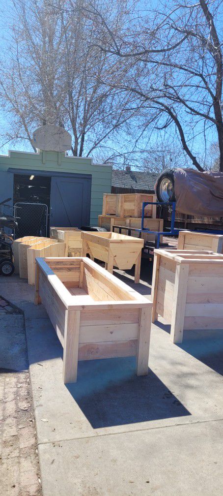 Reclaim Wood Raised Planter Boxes