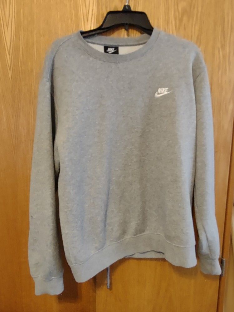 Men's Nike Club Fleece Crew
(Dark Grey Heather)