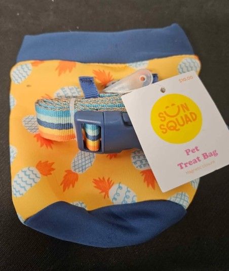On The Go Dog Treat Holder with Magnetic Closure