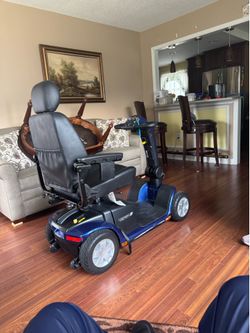 Mobility Scooter Pride Victory 10 mid size scooter