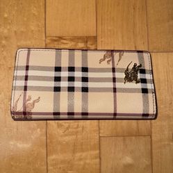 Burberry Wallet Women’s Everyday Designer Wallet  You can buy with the matching handbag, (see my profile) and get a good deal   Brand new, great gift 