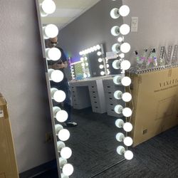 New! Full Body LENGHT Hollywood Mirror With Bluetooth 