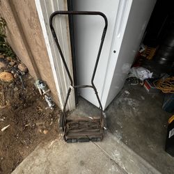 Vintage Manual Reel Lawn Mower – Needs Some TLC 