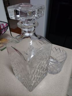 Crystal whiskey decanter with two glasses, Jameson Flask.