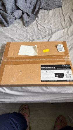 Wall Mount Server Rack with Built In Shelf 4 U