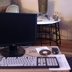 LG Monitor With Mouse And Keyboard 
