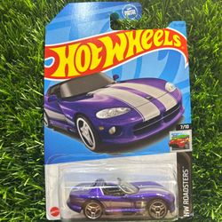 Hot Wheels 1999 Dodge Viper Roadsters Purple and White 1/64 Scale Diecast Car #HotWheels #DiecastCars