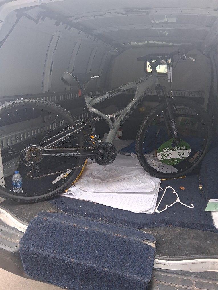 Hyper Mens Mountain Bike Aluminum Silver