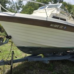 1981 Grady White Boat