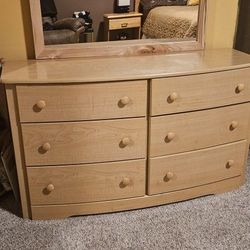 Wood Dresser With Mirror 