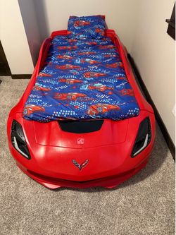 Twin car bed