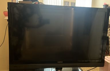30 Inch Vizio TV In Perfect Condition