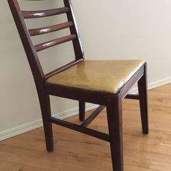 Vintage chair in excellent condition for student study area.