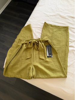 Women’s flowy dress pants