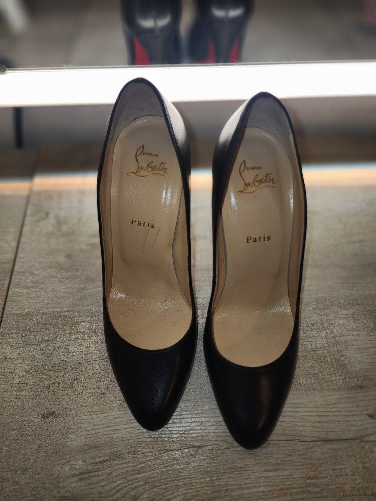 Louis Vuitton  Leather Pumps