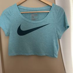 Nike Crop Top