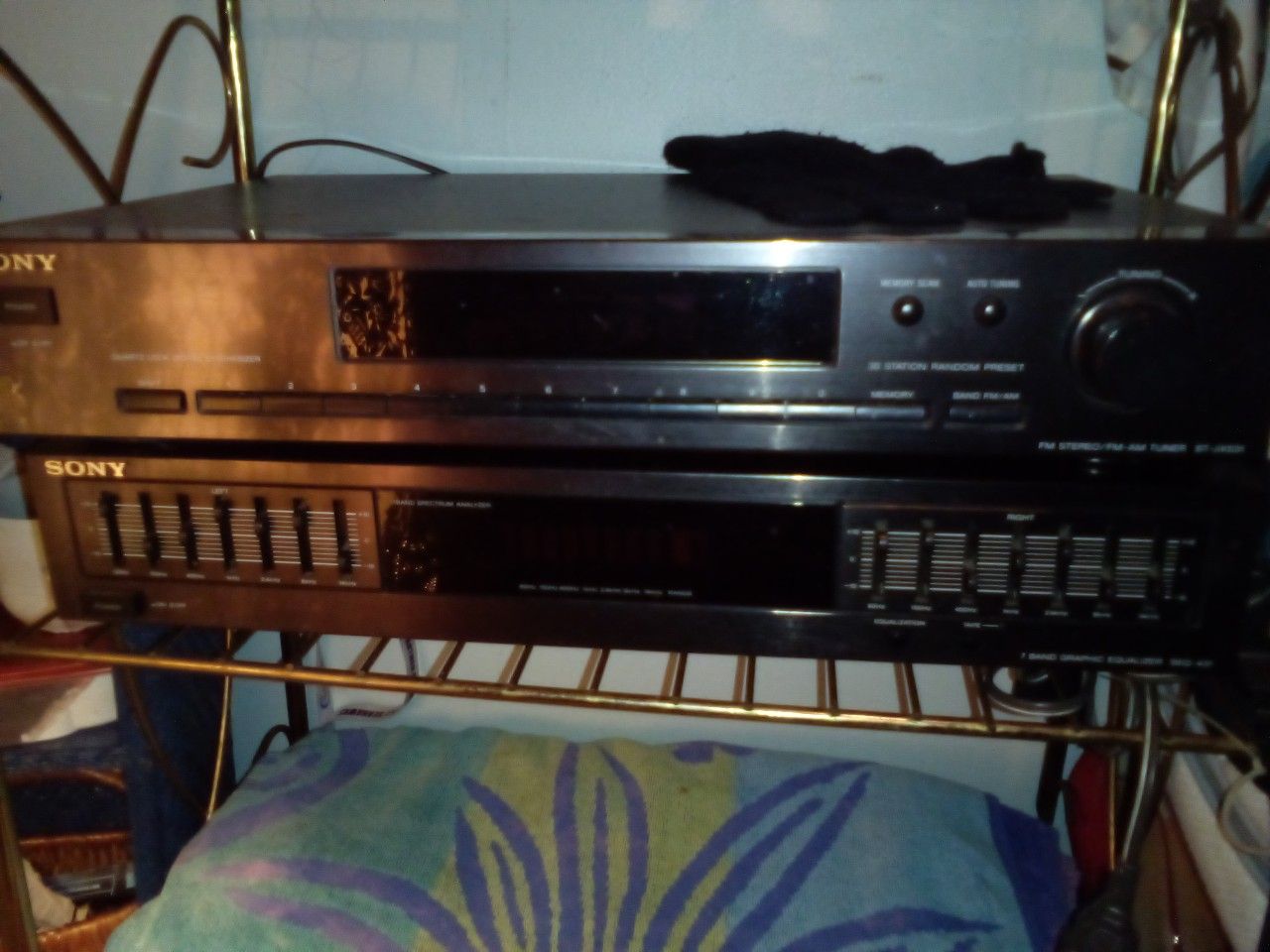 Sony amfm tuner and 7 band equalizer