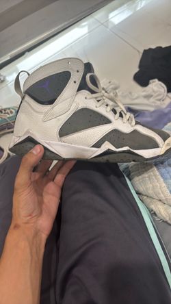 Pair of jordan flint 7s size 10