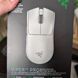 Razer Viper 3 Pro - Price Is Firm 92883 Zip Code