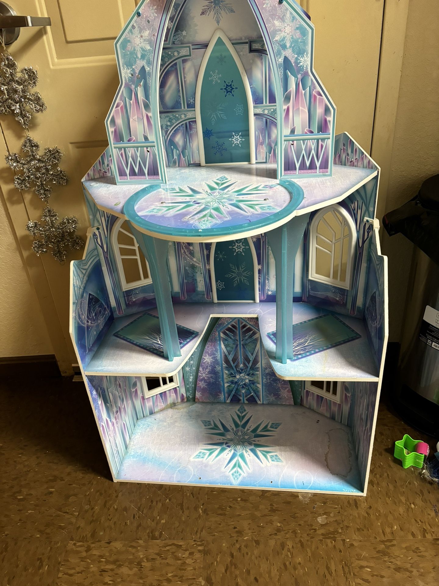 Frozen Doll House N Chair