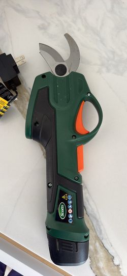 Scott electric pruning shears NEW