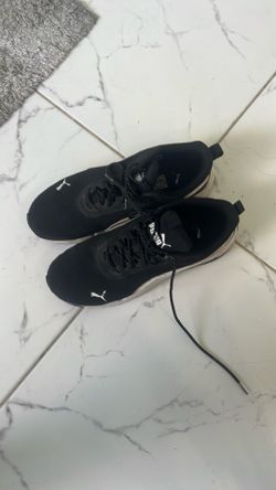 Puma tennis shoes 5 dollar
