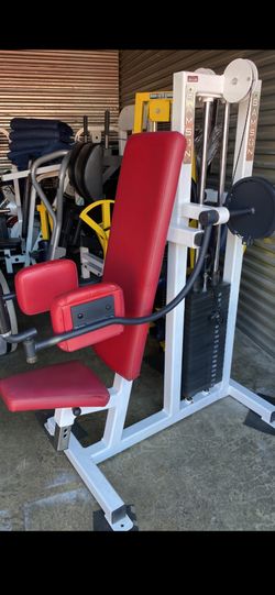 Side Deltoid Machine 