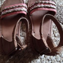 Girls Sandals Good Condition Size 8$6.00