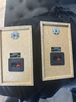 Bookshelf Home Audio Speakers x2