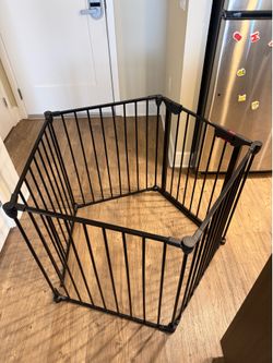 Freestanding Dog Gate