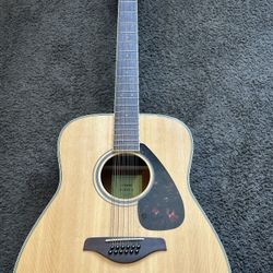 Yamaha Full 12 String Acoustic Guitar 
