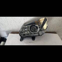 Ford Mustang Headlight Xenon Right Side 2013-2014