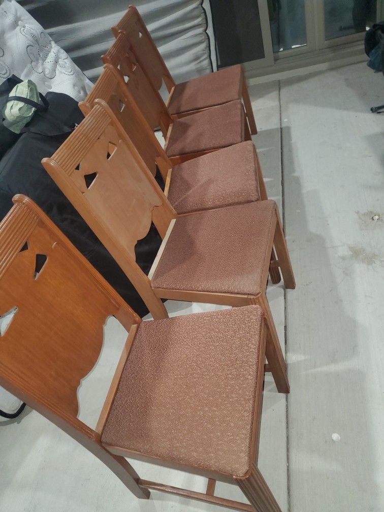 5 Chairs