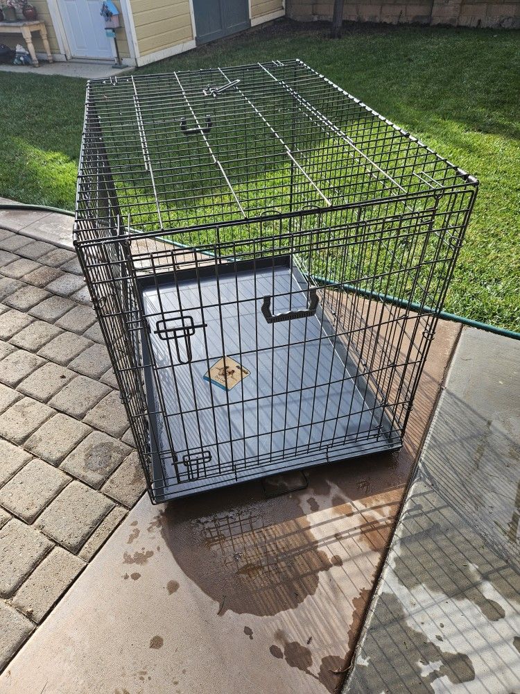 Dog Kennel/ Crate