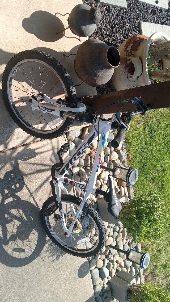 Kids Bike With Free Helmet(ready to ride)