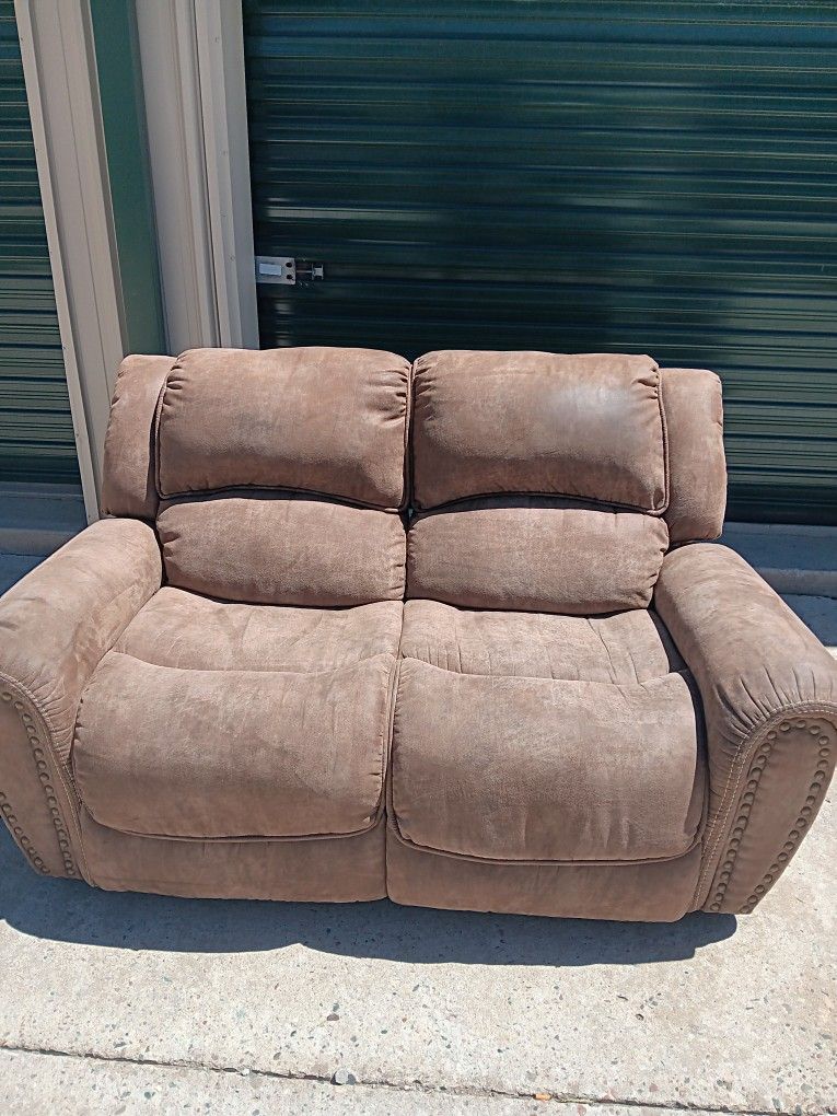Power Reclining Love Seat