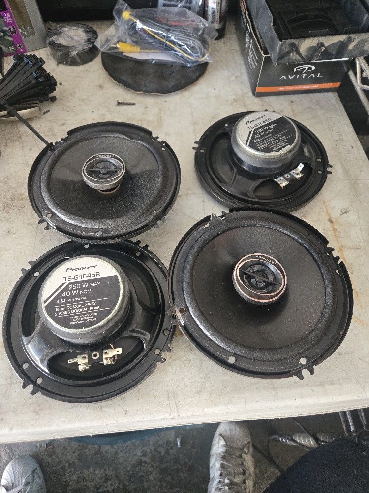 Pioneer 6.5 Speakers