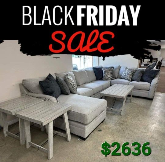 Dellara Chalk Sectional