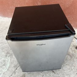 Whirlpool mini fridge 